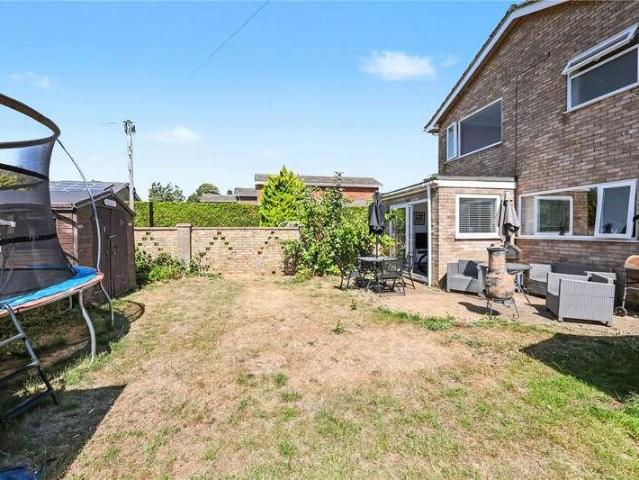5 bed house for sale