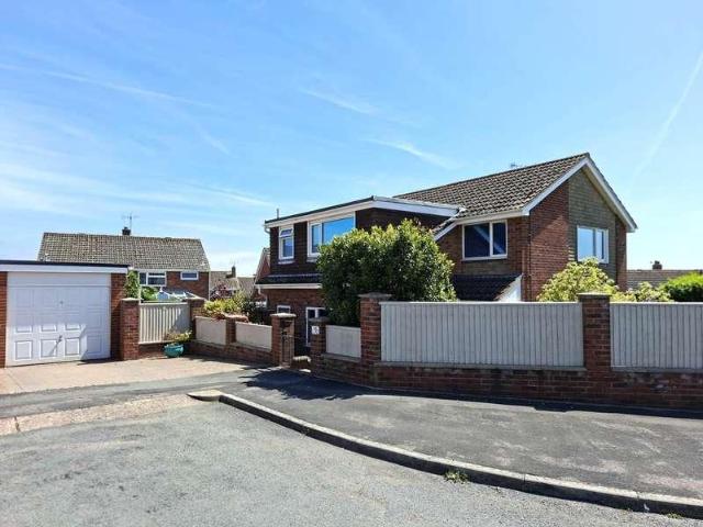 5 bed house for sale