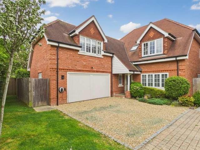 5 bed house for sale