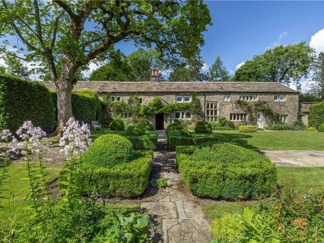5 bed house for sale