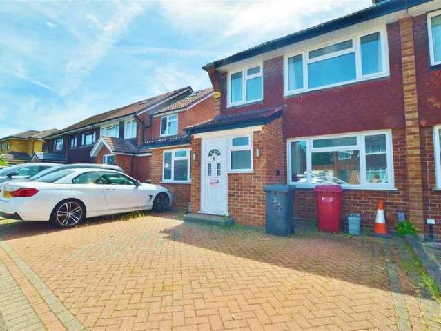 5 bed house for sale