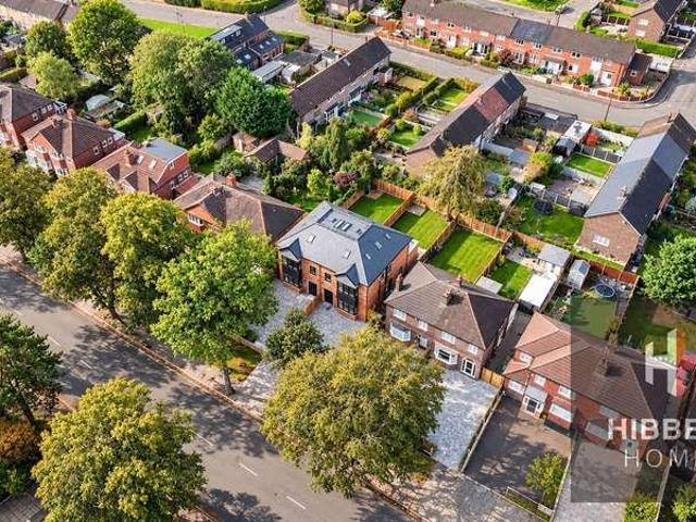 5 bed house for sale