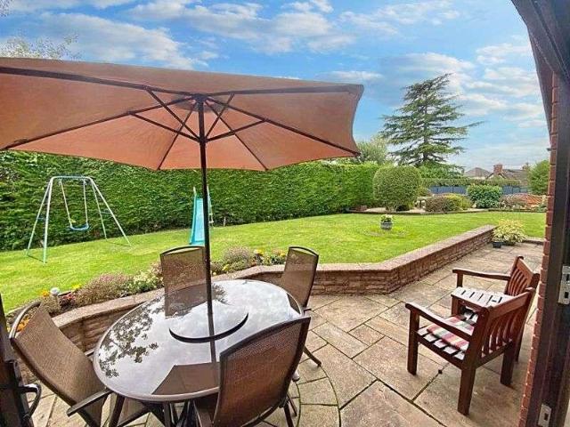 5 bed house for sale