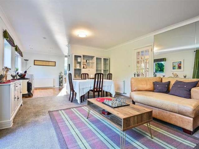 5 bed house for sale