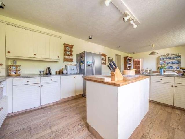 5 bed house for sale