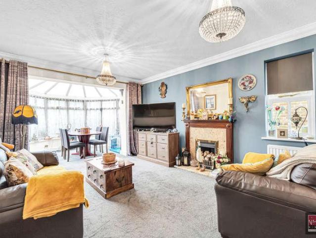 5 bed house for sale