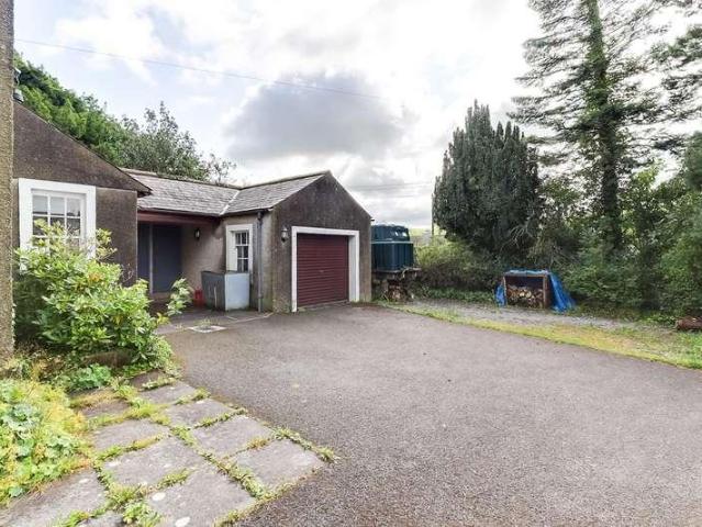 5 bed house for sale