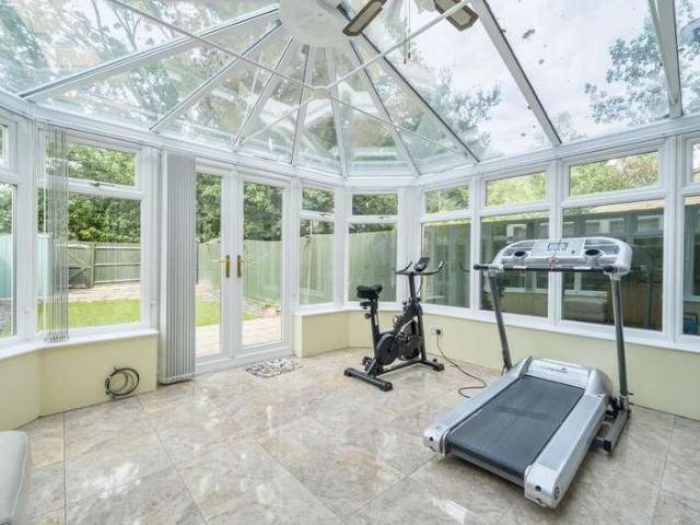 5 bed house for sale