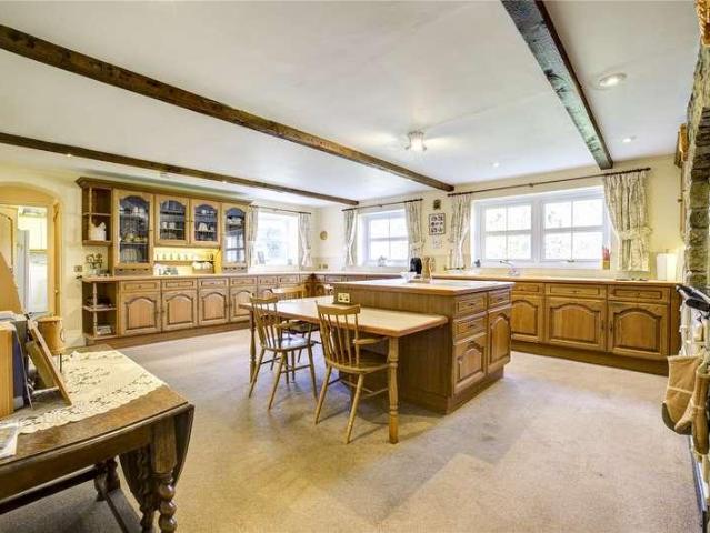 5 bed house for sale