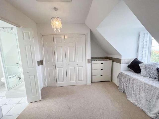5 bed house for sale