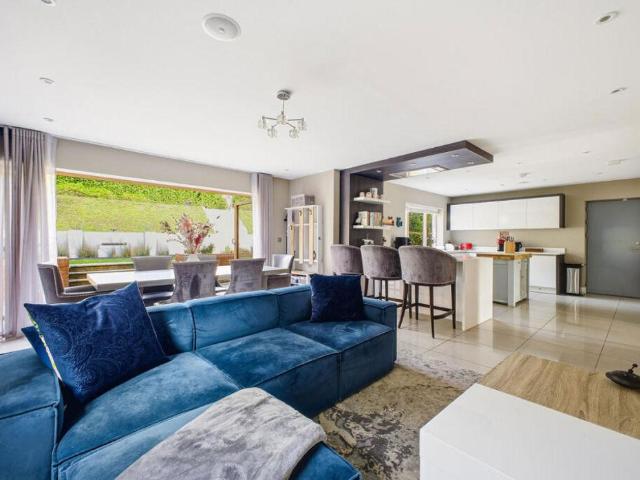 5 bed house for sale