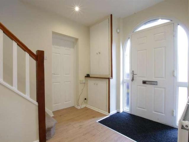 5 bed house for sale