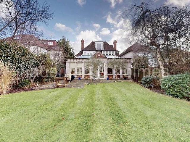 5 bed house for sale