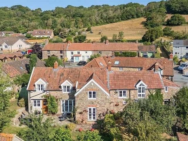 5 bed house for sale