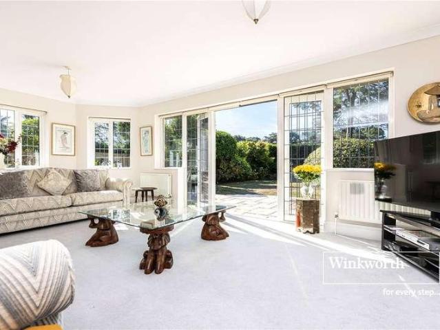 5 bed house for sale