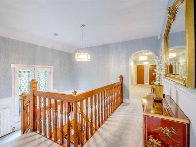 5 bed house for sale