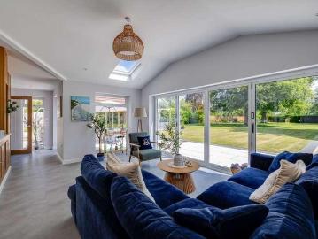 5 bed house for sale