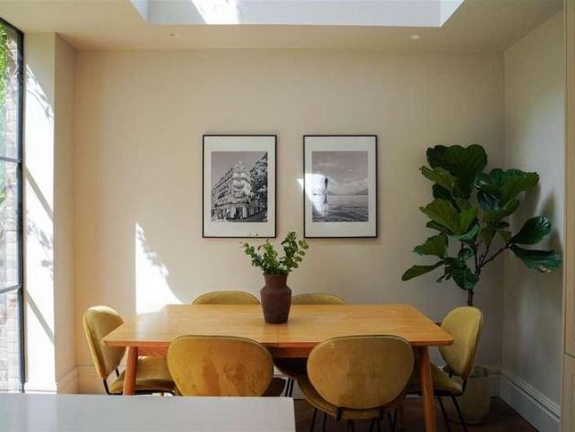 5 bed house for sale