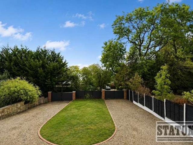 5 bed house for sale