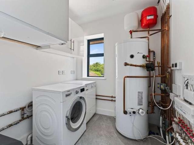 5 bed house for sale