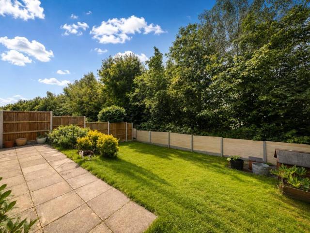 5 bed house for sale