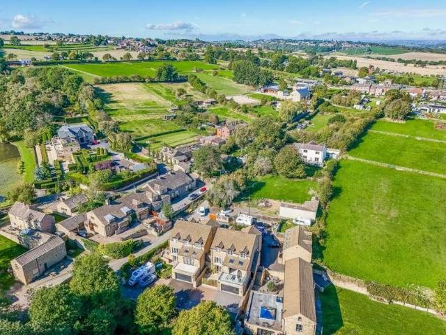 5 bed house for sale
