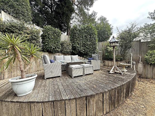 5 bed house for sale