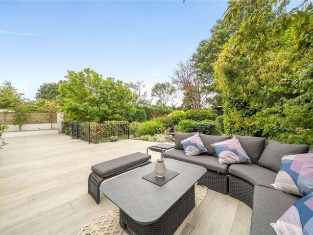 5 bed house for sale