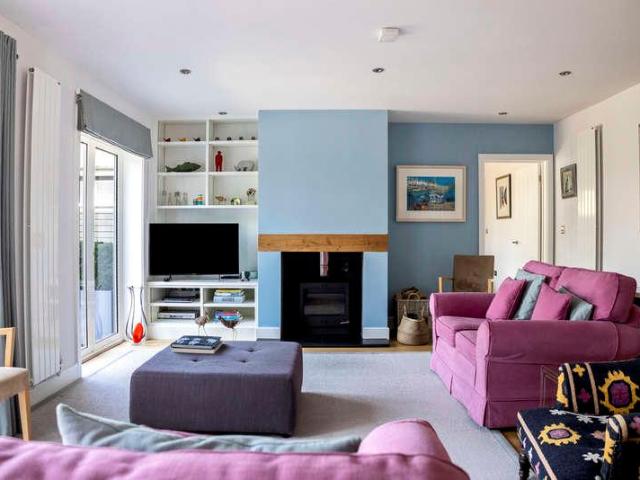 5 bed house for sale