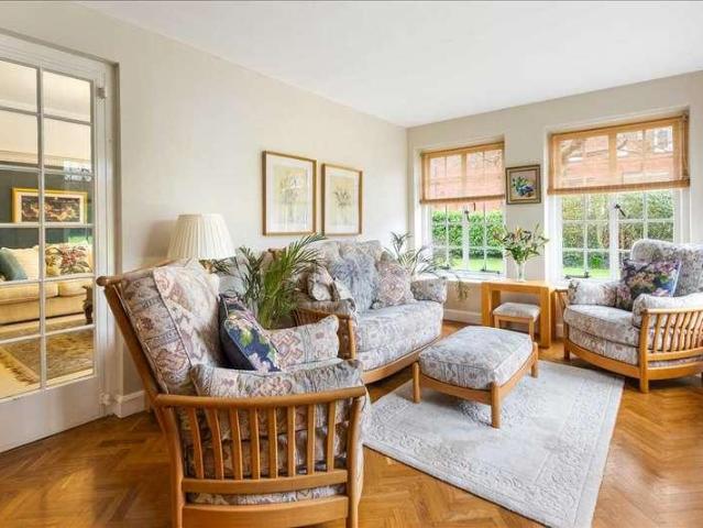 5 bed house for sale
