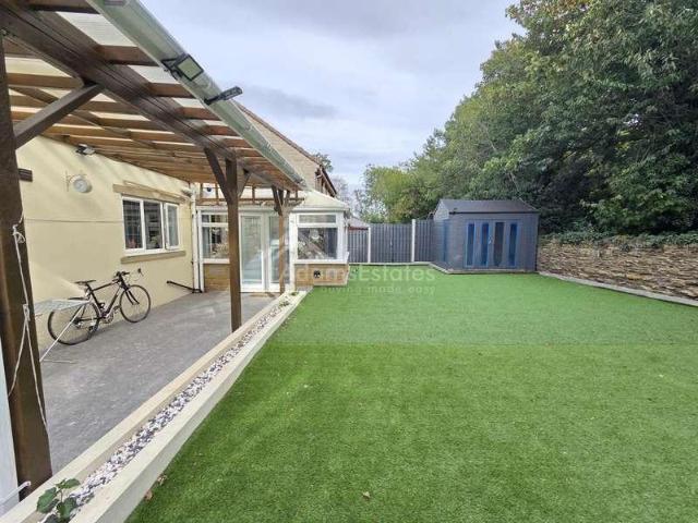 5 bed house for sale