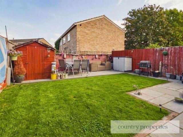 5 bed house for sale