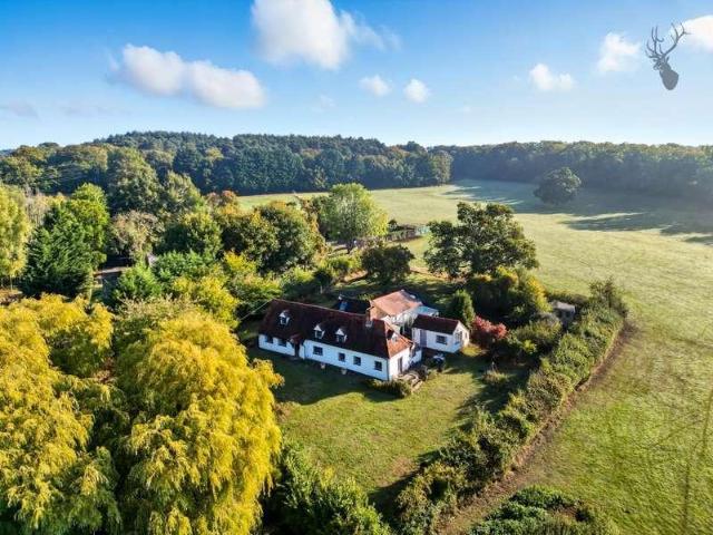 5 bed house for sale