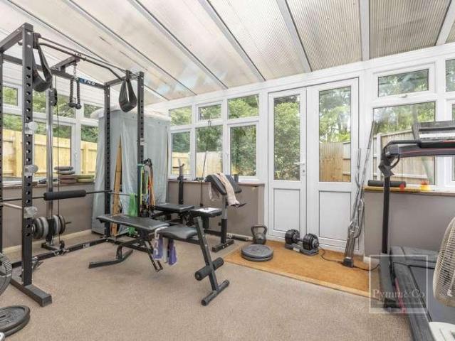 5 bed house for sale