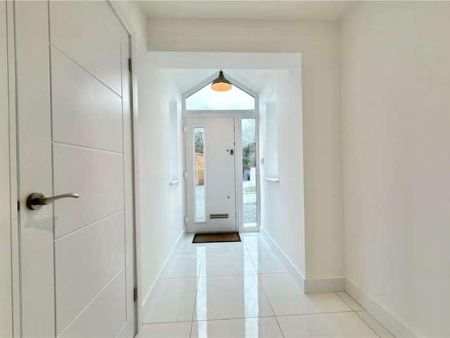 5 bed house for sale