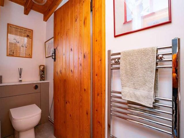 5 bed house for sale