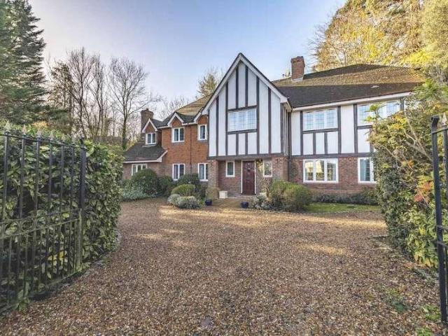 5 bed house for sale