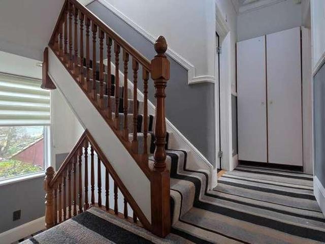 5 bed house for sale