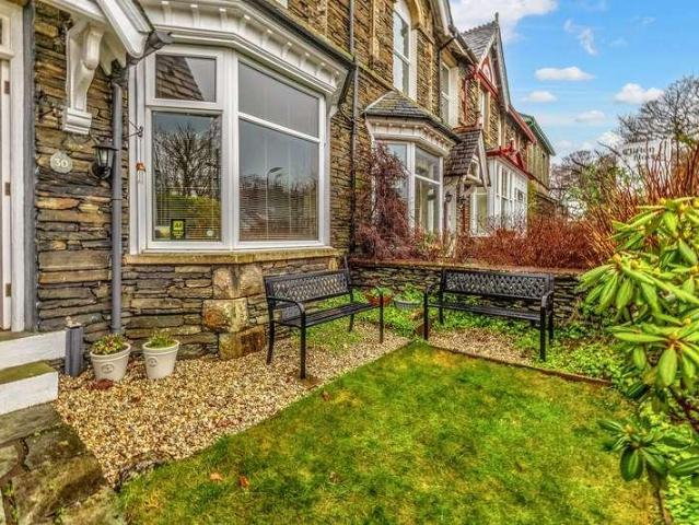 5 bed house for sale