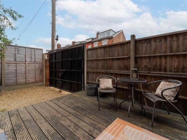 5 bed house for sale
