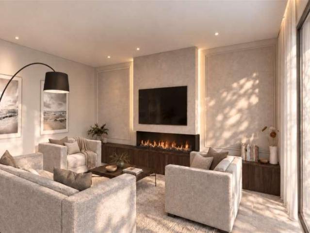 5 bed house for sale