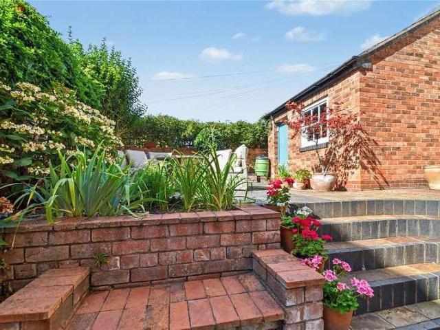 5 bed house for sale