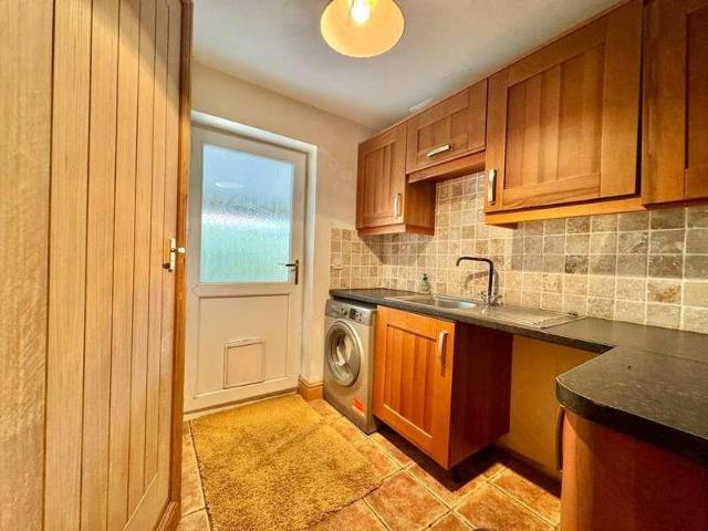 5 bed house for sale