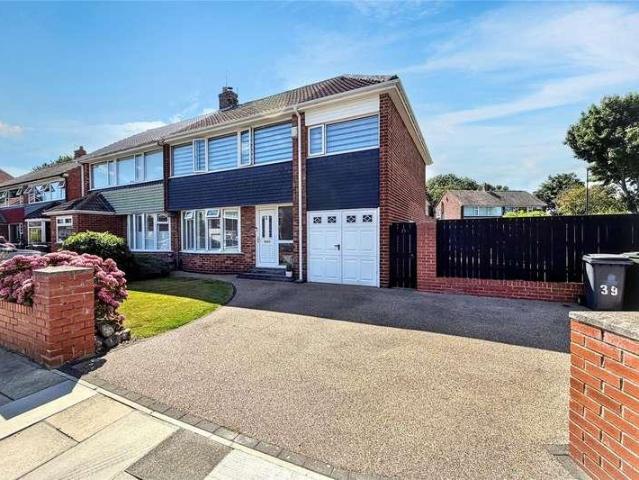 5 bed house for sale