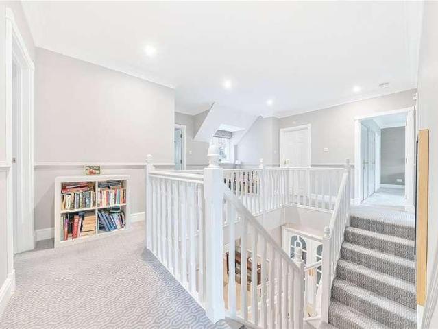 5 bed house for sale