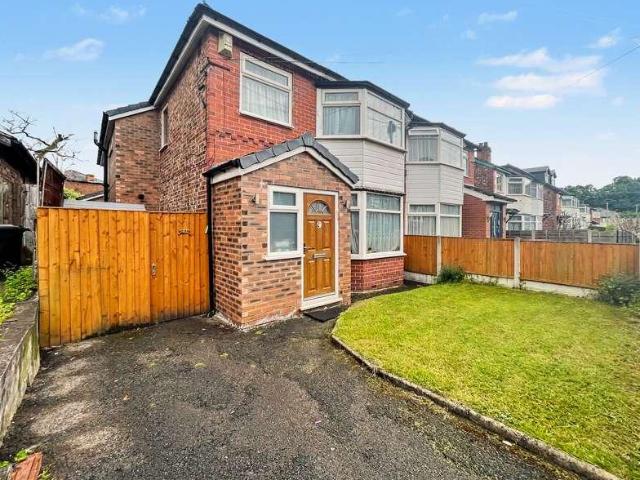 5 bed house for sale