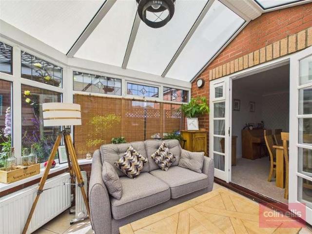 5 bed house for sale