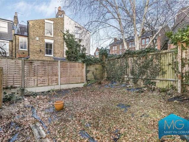 5 bed house for sale