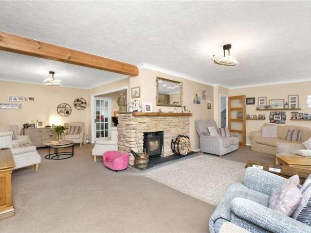5 bed house for sale