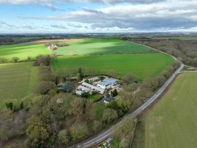 5 bed house for sale